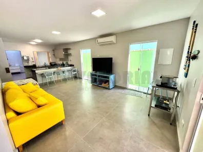 Sobrado com 3 Quartos para alugar, 100m² no Massaguaçu, Caraguatatuba