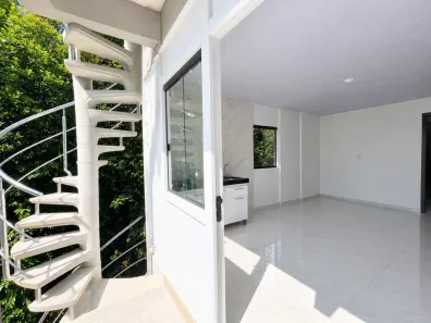 Apartamento com 1 Quarto para alugar, 34m² no Meia Praia, Navegantes
