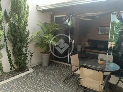 Casa de Condomínio com 3 Quartos à venda, 120m² no Minas Gerais, Uberlândia