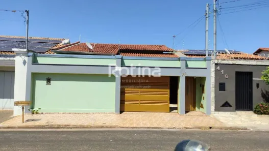 Casa com 3 Quartos para alugar, 180m² no Jardim Europa, Uberlândia
