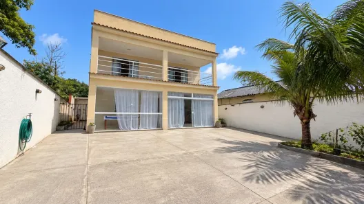Casa com 4 Quartos à venda, 235m² no Caneca Fina, Guapimirim