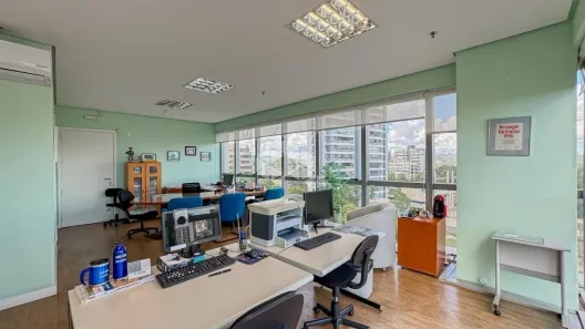 Sala Comercial à venda, 161m² no Petrópolis, Porto Alegre