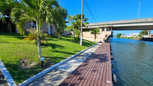 Casa de Condomínio com 4 Quartos à venda, 205m² no Praia do Siqueira, Cabo Frio