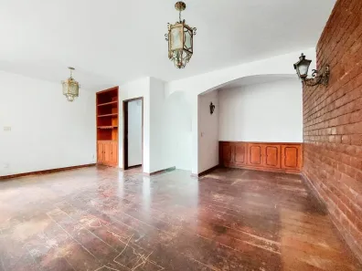 Casa com 4 Quartos à venda, 255m² no Quebec, Londrina