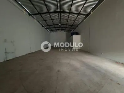 Galpão/Depósito/Armazém para alugar, 220m² no Aclimação, Uberlândia
