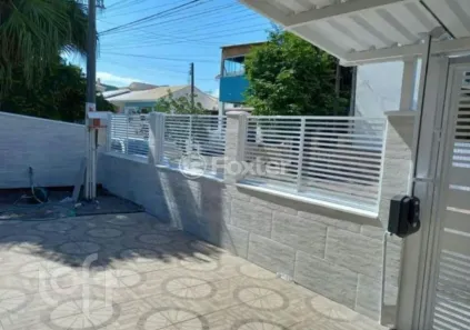 Casa com 2 Quartos à venda, 90m² no Madri, Palhoça