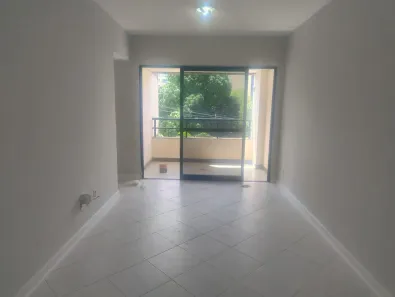 Apartamento com 2 Quartos para alugar, 70m² no Recreio Ipitanga, Lauro de Freitas