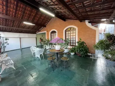 Casa com 3 Quartos à venda, 199m² no Jardim Portugal, São José dos Campos