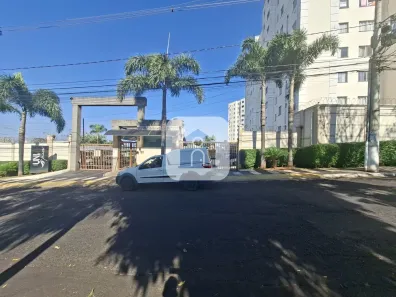 Apartamento com 2 Quartos para alugar, 48m² no Presidente Roosevelt, Uberlândia