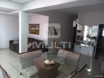 Casa com 4 Quartos à venda, 247m² no Jardim Europa, Uberlândia