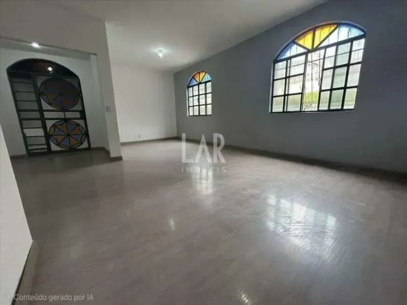 Casa com 4 quartos — Cidade Nova, Belo Horizonte