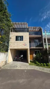 Sobrado com 6 Quartos à venda, 220m² no São Braz, Curitiba