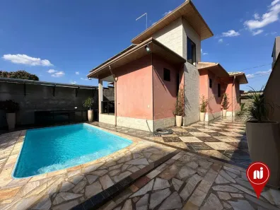 Casa com 4 Quartos à venda, 250m² no Bela Vista, Brumadinho