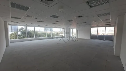 Ponto Comercial com 2 Quartos para alugar, 408m² no Cidade Monções, São Paulo