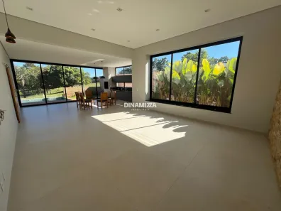 Casa de Condomínio com 4 Quartos para venda ou aluguel, 270m² no Jockey Park, Uberaba