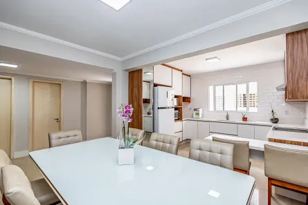Sobrado com 5 Quartos à venda, 360m² no Xaxim, Curitiba