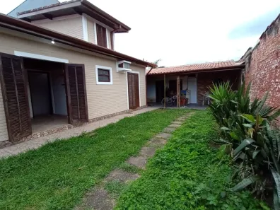 Sobrado com 2 Quartos à venda, 250m² no Praia das Palmeiras, Caraguatatuba