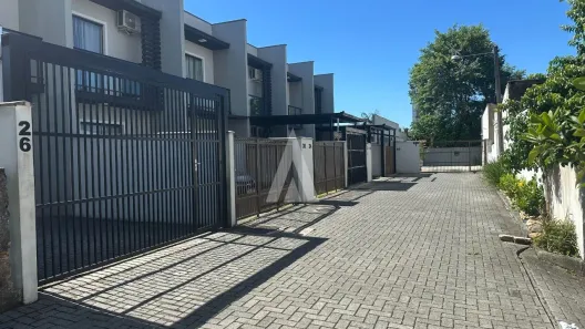 Sobrado com 2 Quartos à venda, 86m² no Bom Retiro, Joinville