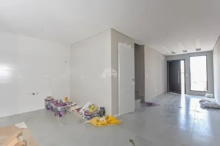 Sobrado com 3 Quartos à venda, 111m² no Pinheirinho, Curitiba