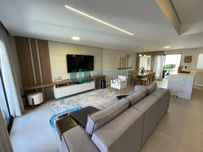 Sobrado com 3 Quartos à venda, 240m² no Uberaba, Curitiba
