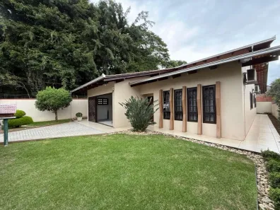 Casa com 3 Quartos à venda, 154m² no Saguaçu, Joinville