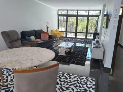 Casa com 4 Quartos à venda, 380m² no Menino Deus, Porto Alegre