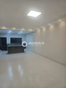 Casa com 3 Quartos à venda, 114m² no Laranjeiras, Uberlândia