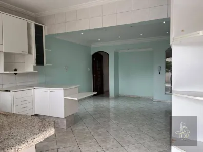 Sobrado com 4 Quartos à venda, 200m² no Vila Guiomar, Santo André