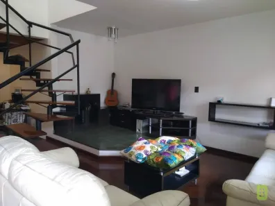 Sobrado com 3 Quartos à venda, 232m² no Vila Bastos, Santo André