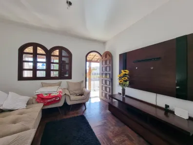 Casa com 3 Quartos à venda, 200m² no São José, Divinópolis