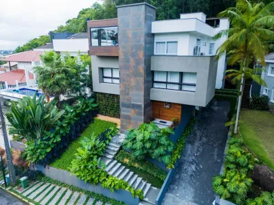Casa de Condomínio com 4 Quartos à venda, 654m² no Saguaçu, Joinville