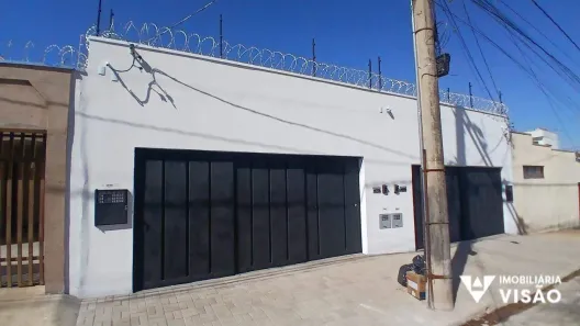 Casa com 3 Quartos para alugar, 100m² no Parque São Geraldo, Uberaba