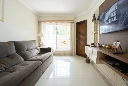 Sobrado com 3 Quartos à venda, 175m² no Novo Mundo, Curitiba