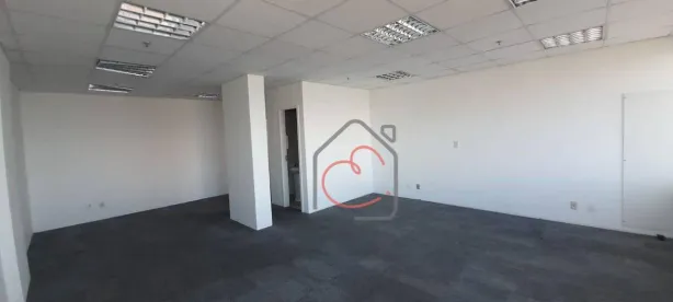 Sala Comercial à venda, 52m² no Imbetiba, Macaé