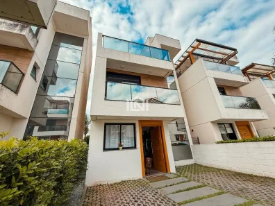 Casa de Condomínio com 4 Quartos à venda, 150m² no Parque Rincão, Cotia