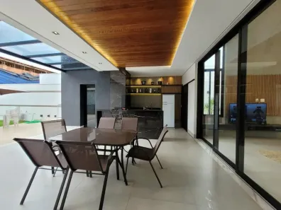Casa de Condomínio com 4 Quartos à venda, 242m² no Shopping Park, Uberlândia