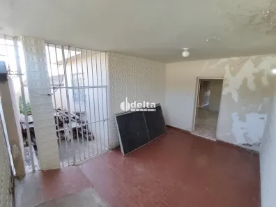 Casa com 3 Quartos para alugar, 131m² no Martins, Uberlândia