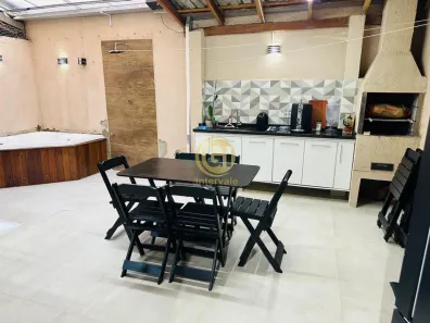 Sobrado com 4 Quartos à venda, 170m² no Jardim Santa Maria, Jacareí