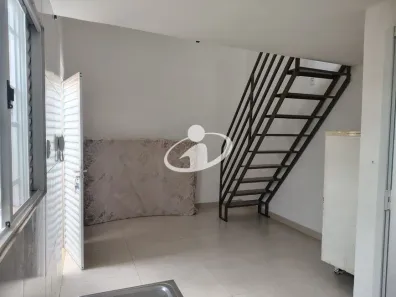 Casa com 1 Quarto para alugar, 40m² no Jardim Inconfidência, Uberlândia