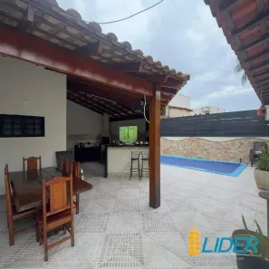 Casa com 3 Quartos à venda, 152m² no Santa Mônica, Uberlândia