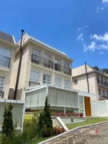 Casa com 3 Quartos à venda, 360m² no Valparaíso, Petrópolis