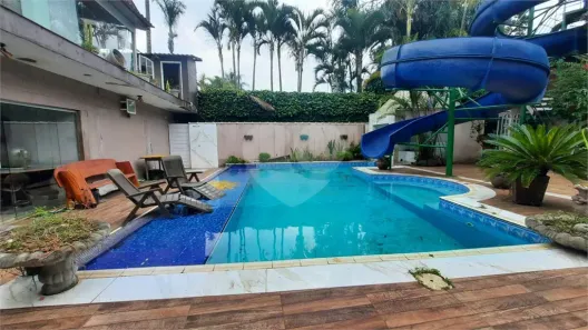 Sobrado com 3 Quartos para alugar, 800m² no Interlagos, São Paulo