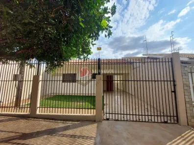 Casa com 2 Quartos à venda, 74m² no Jardim Real, Maringá