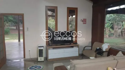 Fazenda/Sítio com 4 Quartos à venda, 270m² no Chácaras Eldorado, Uberlândia