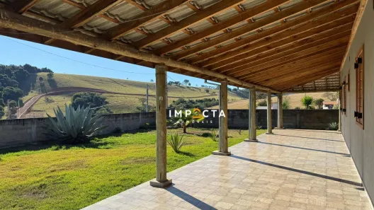 Fazenda/Sítio com 3 Quartos à venda, 200m² no Cantagalo, Pouso Alegre