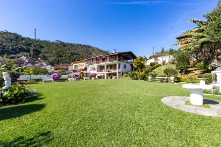 Casa com 5 Quartos à venda, 343m² no Jardim Cascata, Teresópolis