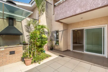 Casa de Condomínio com 4 Quartos à venda, 238m² no Jardim Prudência, São Paulo