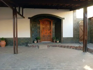 Casa com 4 Quartos para alugar, 336m² no Ouro Preto, Belo Horizonte