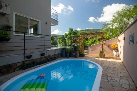 Casa com 3 Quartos à venda, 179m² no Córrego Grande, Florianópolis