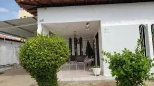 Casa com 4 Quartos à venda, 450m² no Cabral, Teresina
